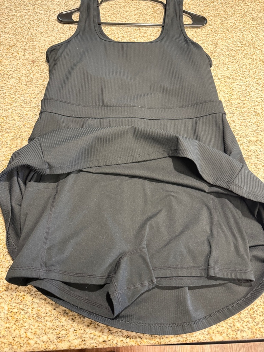 Sporty Rib Built-In Short Bra - Picture 8 of 10